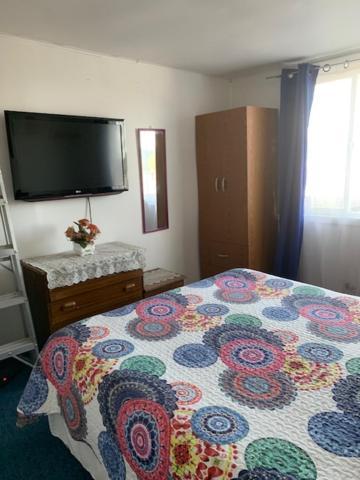 Hospedaje Familiar Glady'S House Пуерто Монт Екстериор снимка